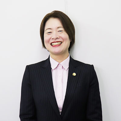 弁護士：川本日子