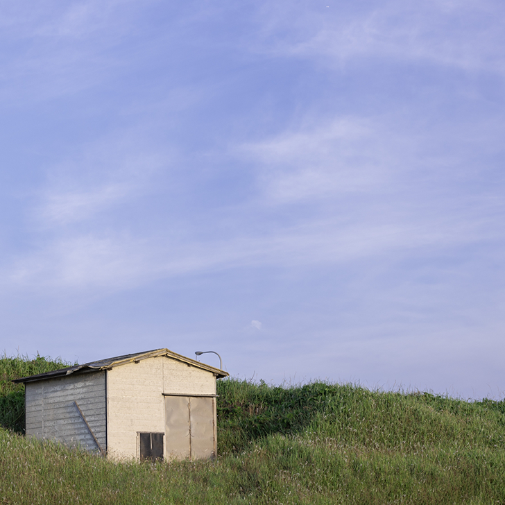 山の建物